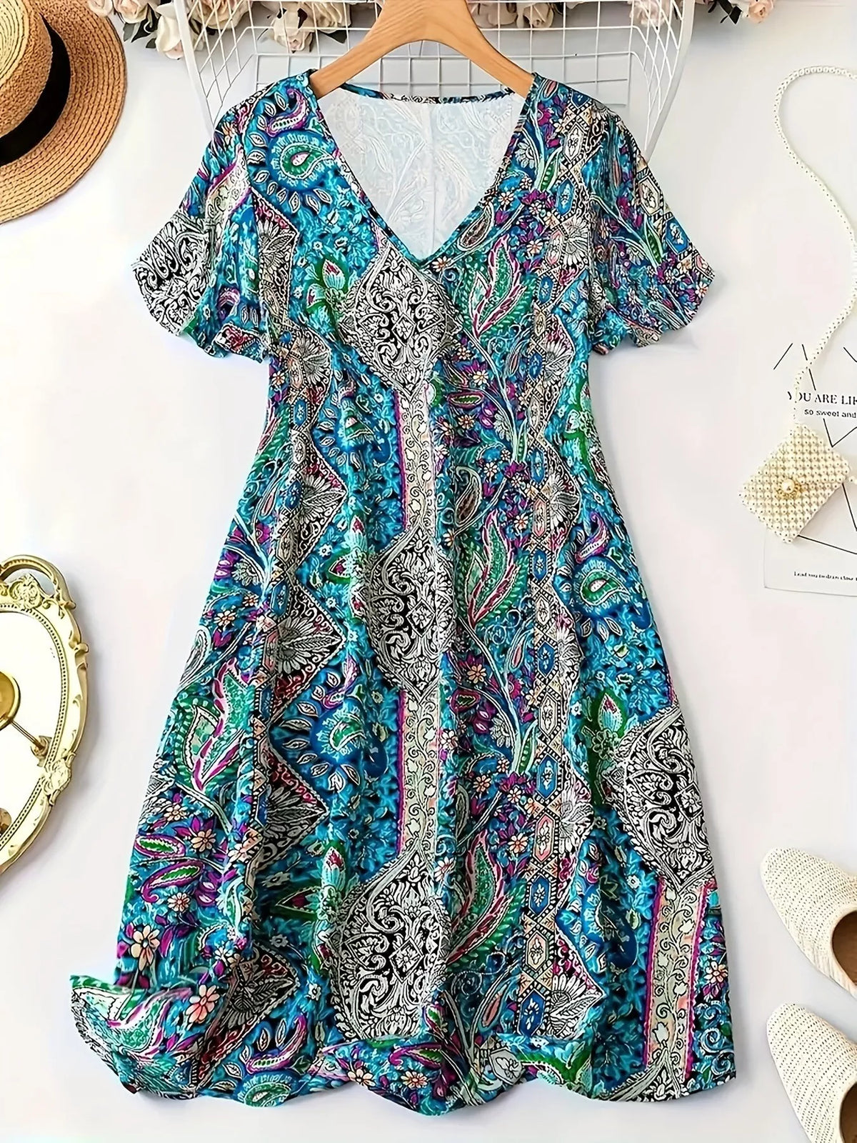 Plus Size Paisley Print V-Neck Short Sleeve Dress